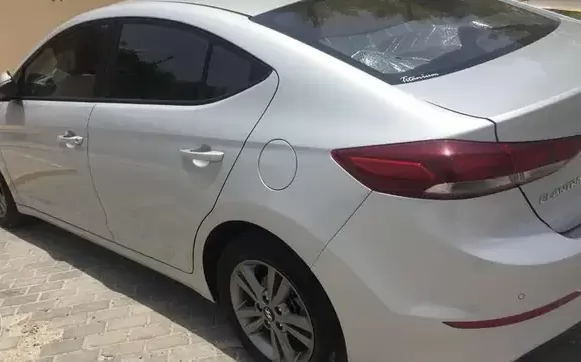 Used Hyundai Elantra For Sale in Al Sadd , Doha #7351 - 1  image 